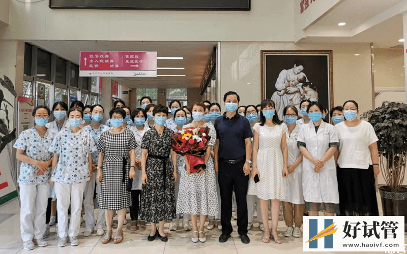 宝鸡妇幼保健院试管婴儿导航(附费用及成功率)(图2) 宝鸡市妇幼保健院医生和护士